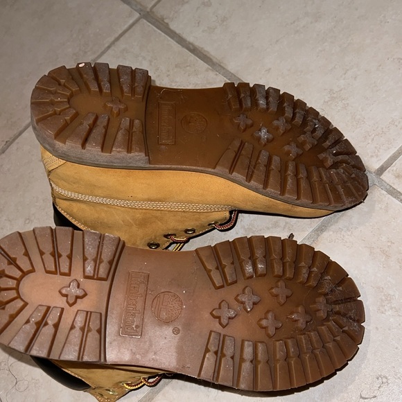 Timberlands worn once - Picture 4 of 4